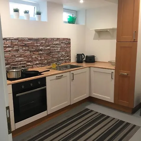 Mayen, Im Moehren, Nr1, Waldrand, Naehe Nuerburgring & Burg Eltz, Gemeinschaftsbad * Mayen